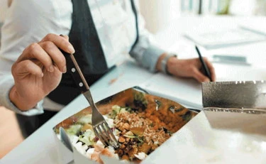 Lasagne, risotto e polpette: il pranzo in ufficio è slow