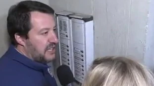 Matteo Salvini, la citofonata? "Erano quelli veri": clamoroso ribaltone