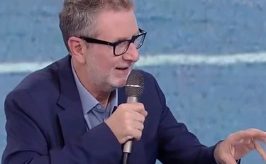 https://media.liberoquotidiano.it/zfko7r6ePrlacpU12tHhlT2GOhWzc3w4sLKxR1cmsyM/width:800/quality:90/aW1hZ2VzLzIwMjUvMTAvMDcvMDk0MDQzMTI0LTljYjFlNjc3LWM1Y2ItNDMzMy04NjMxLTU4N2JhZTYwODFjMS5qcGc.webp