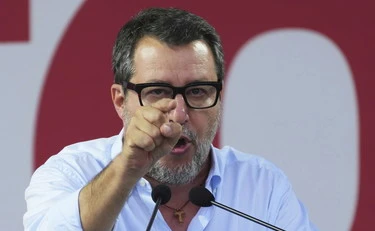 Pontida, Salvini blinda la Lega e smonta le polemiche sinistre