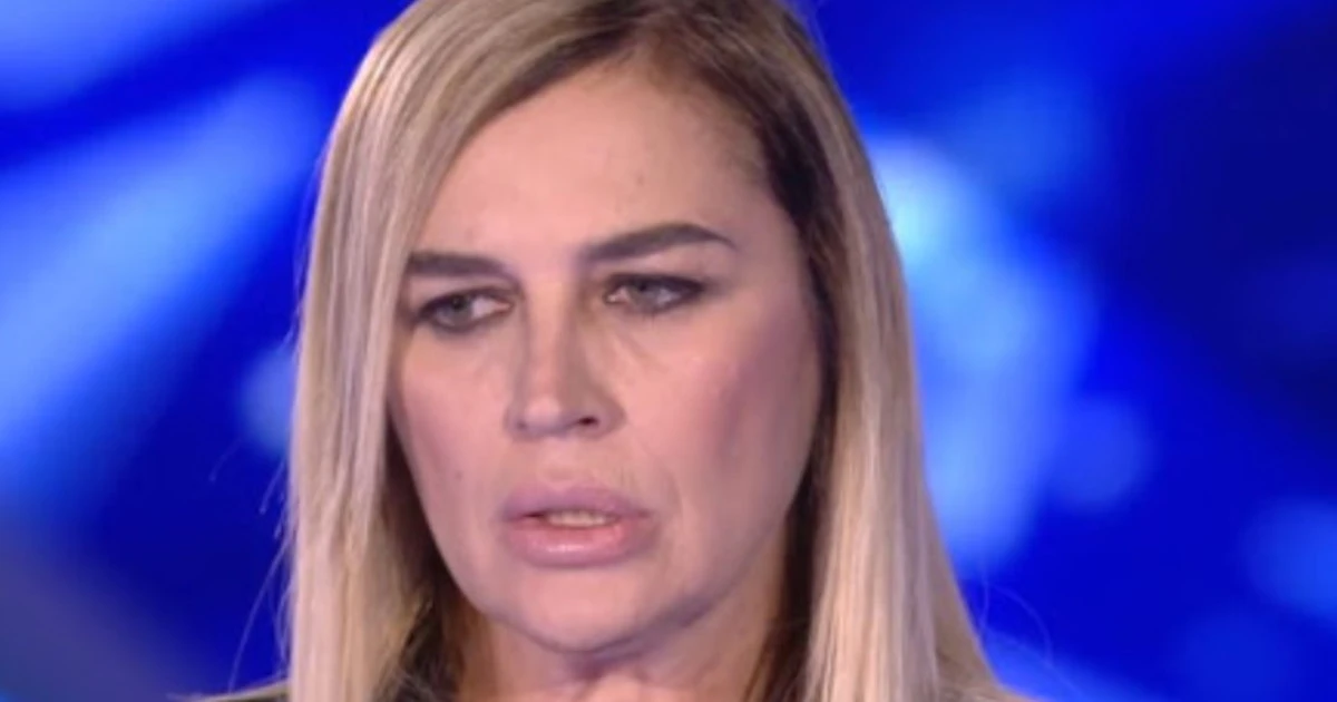 Grande Fratello Vip, Lory Del Santo-choc: "Una mia attrice è scomparsa", ombre nerissime sul reality di Canale 5