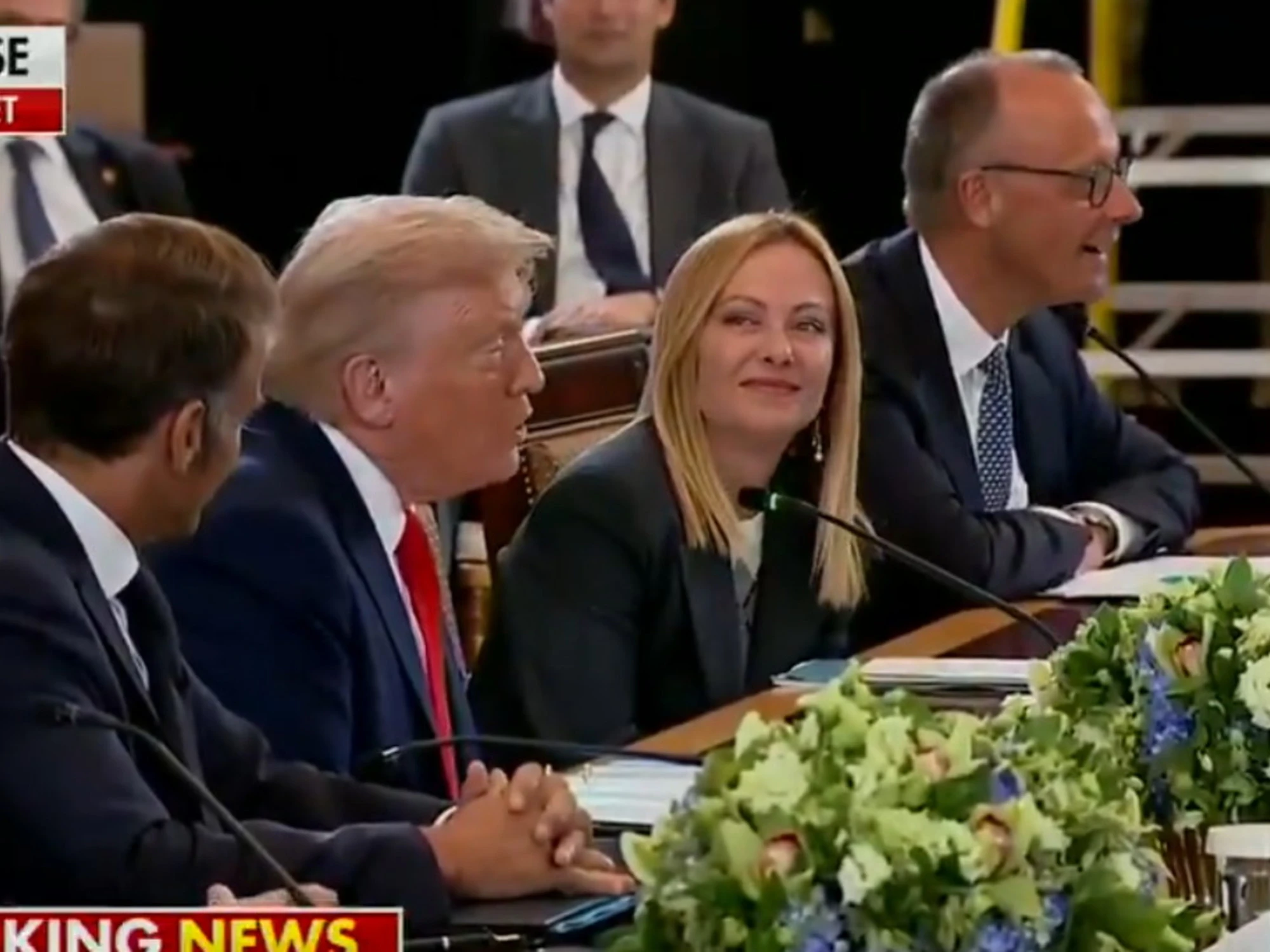 Meloni elogiata da Trump alla Casa Bianca. La premier: "Qualcosa è cambiato, la proposta è italiana"