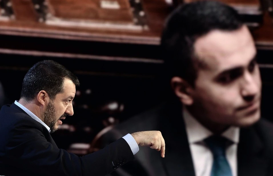 Matteo Salvini, l'indiscrezione: il reddito slitterà, Luigi Di Maio e i 5 stelle si schianteranno