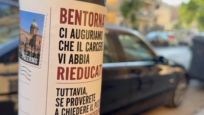 Palermo, cartoline in strada per boss scarcerati "Niente pizzo o vi denunciamo"