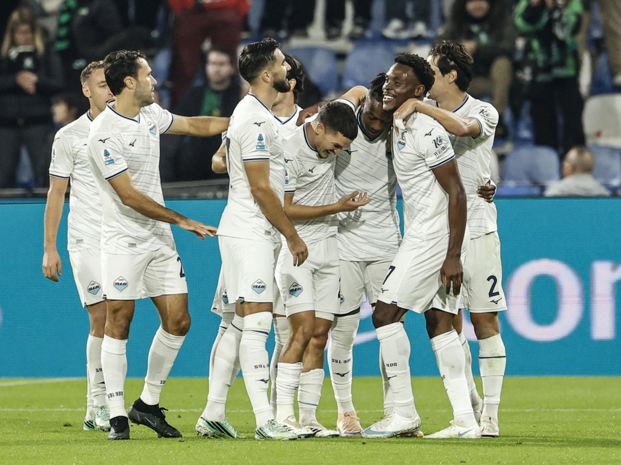 Lazio da impazzire: ne fa 6 al Sassuolo, è in testa