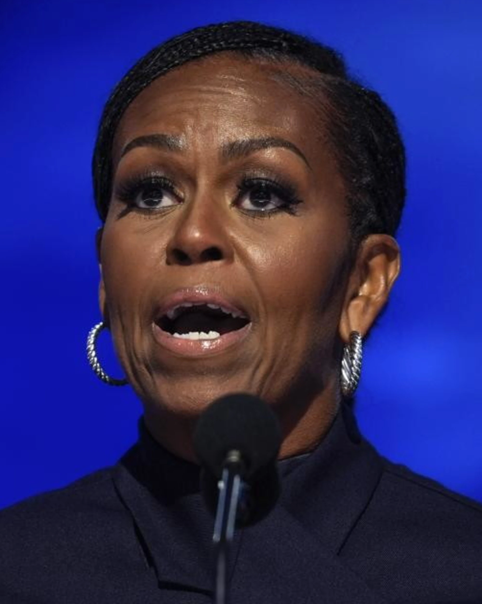 Michelle Obama, lo sfogo: "Fase di transizione, vado in terapia"