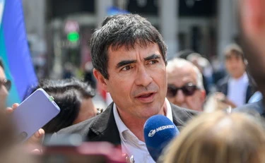 Nicola Fratoianni insulta Meloni: "Imbarazzante", ma i numeri lo smentiscono