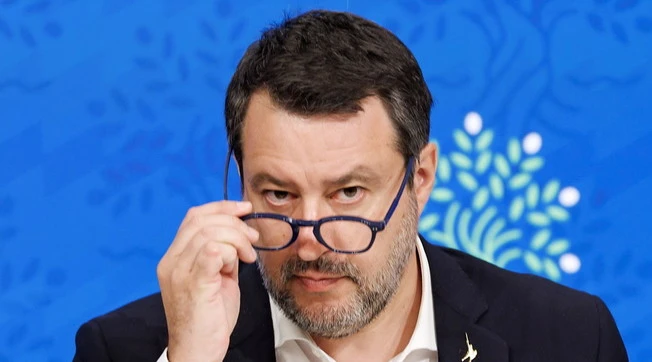 Salvini contro "il bombarolo Macron": "Spero che nel centrodestra non ci sia nessuno"