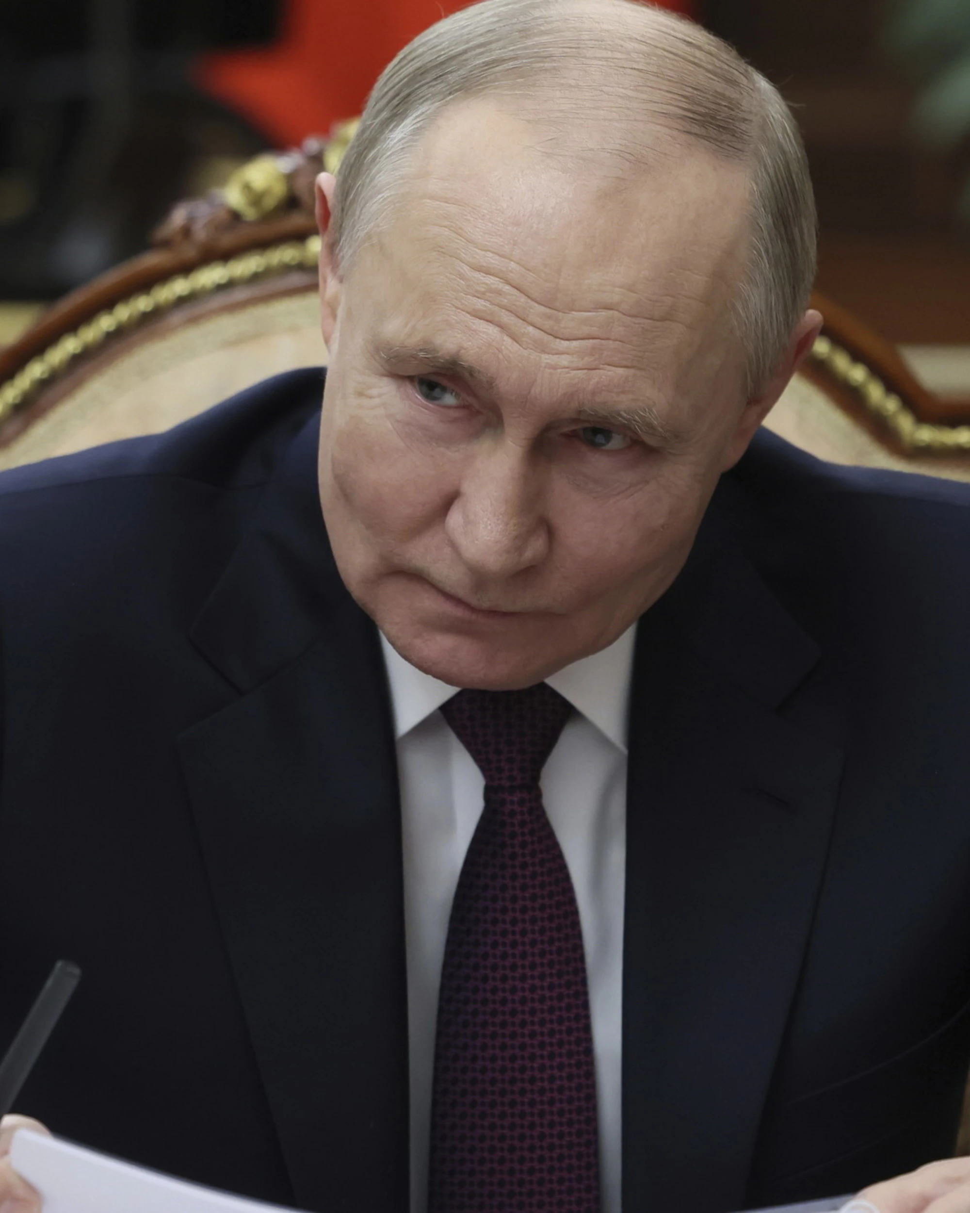 Vladimir Putin terrorizza il mondo: "Trump? Lo sanno tutti..."
