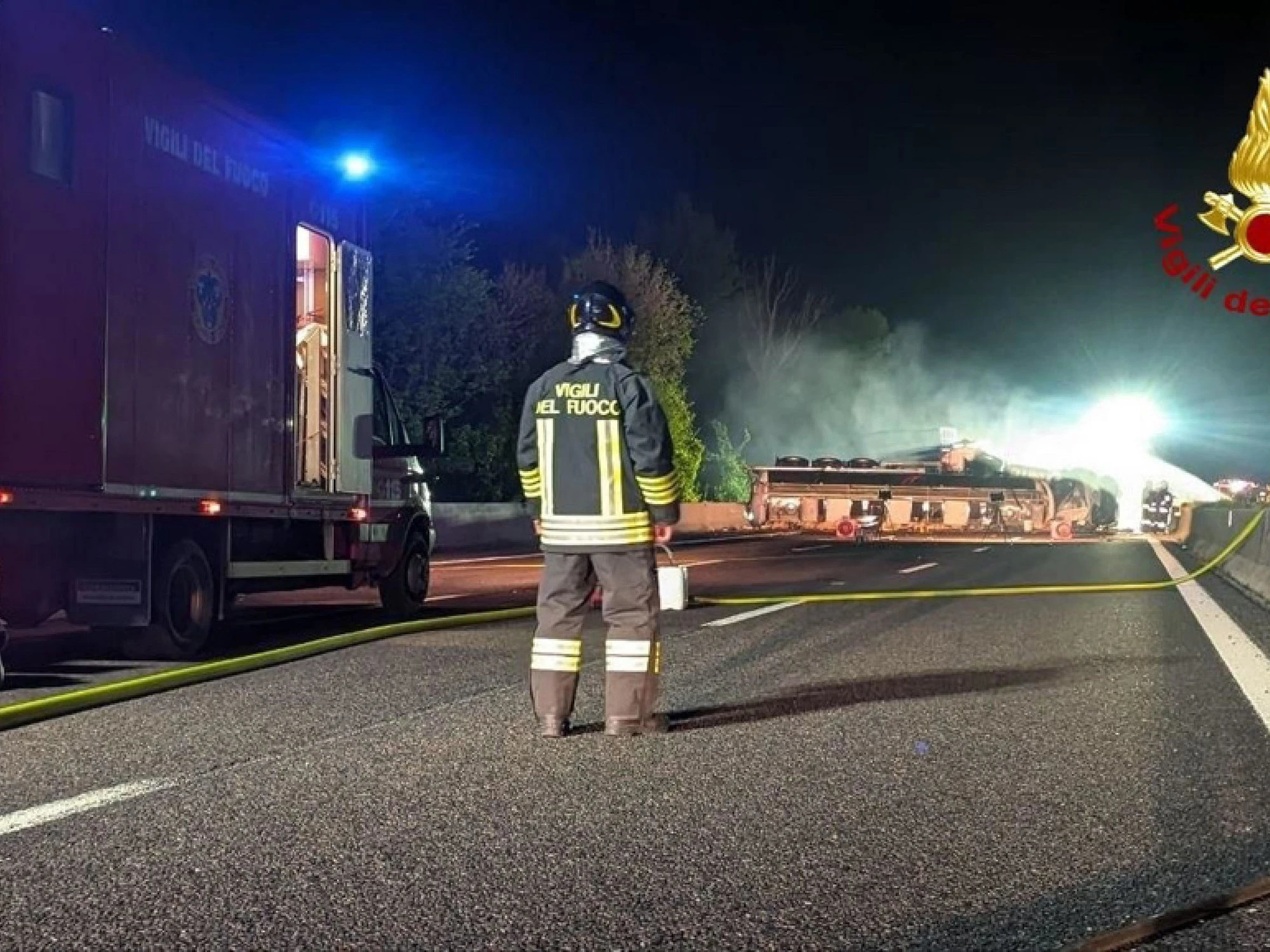 Auto impazzita travolge e ammazza un operaio sulla A14: la scoperta, chi c'era alla guida