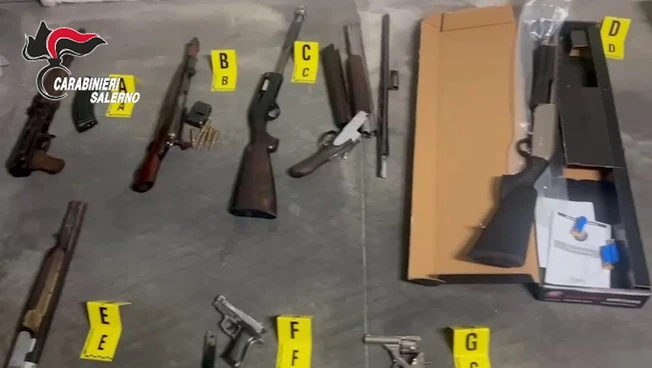 Agro Nocerino, tre arrestati per droga, armi e ordigni esplosivi