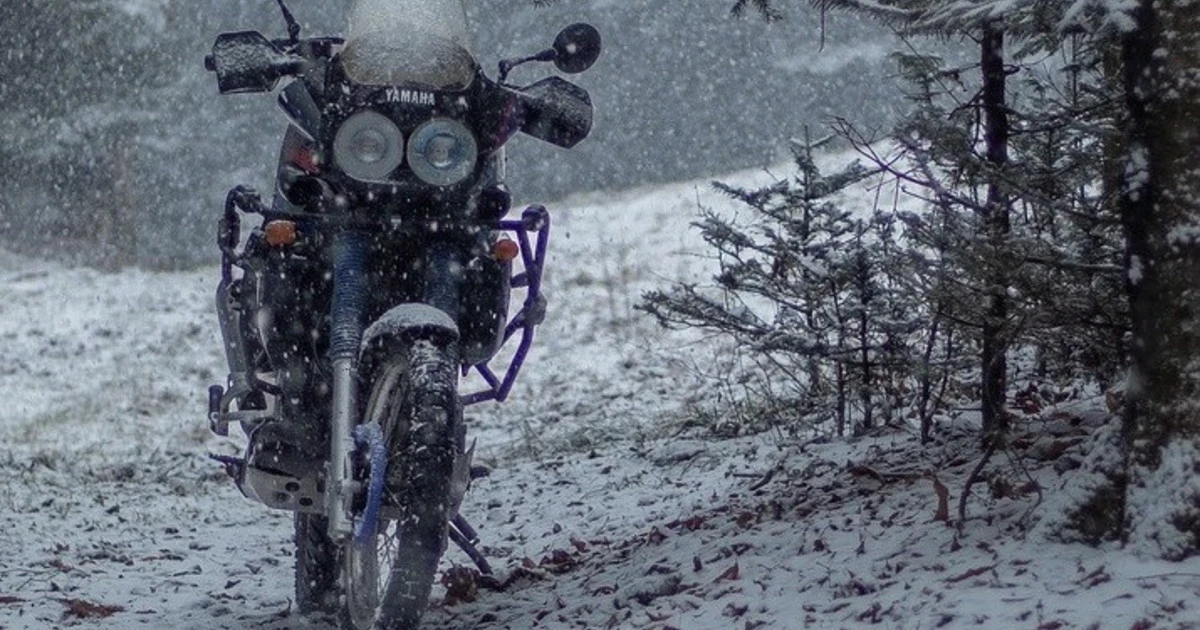 In moto col freddo? I consigli del fisioterapista: come prevenire gli acciacchi