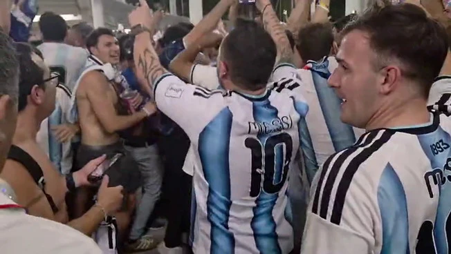 Messi e compagni agli ottavi, tifosi dell'Argentina in festa a Miami