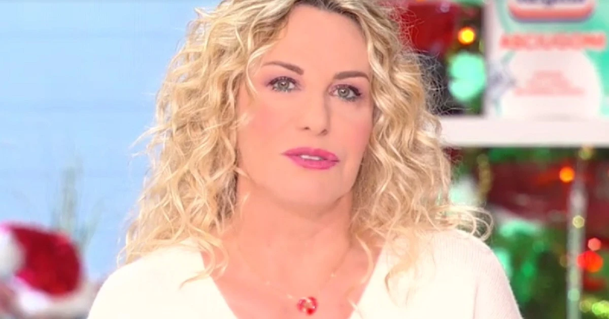 È sempre mezzogiorno, "o cambiavo o morivo". Antonella Clerici risponde così a Timperi: gelo in studio