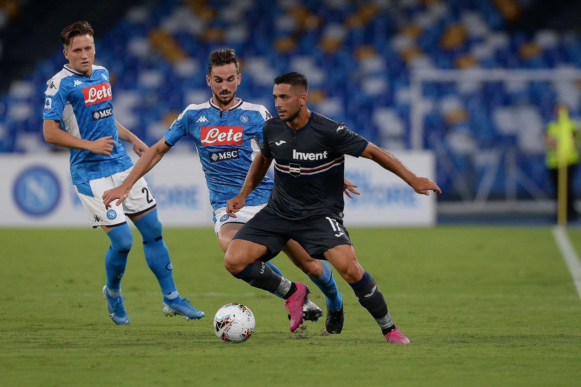 Il Napoli si riscatta, vince e non prende gol. La Samp è al tappeto