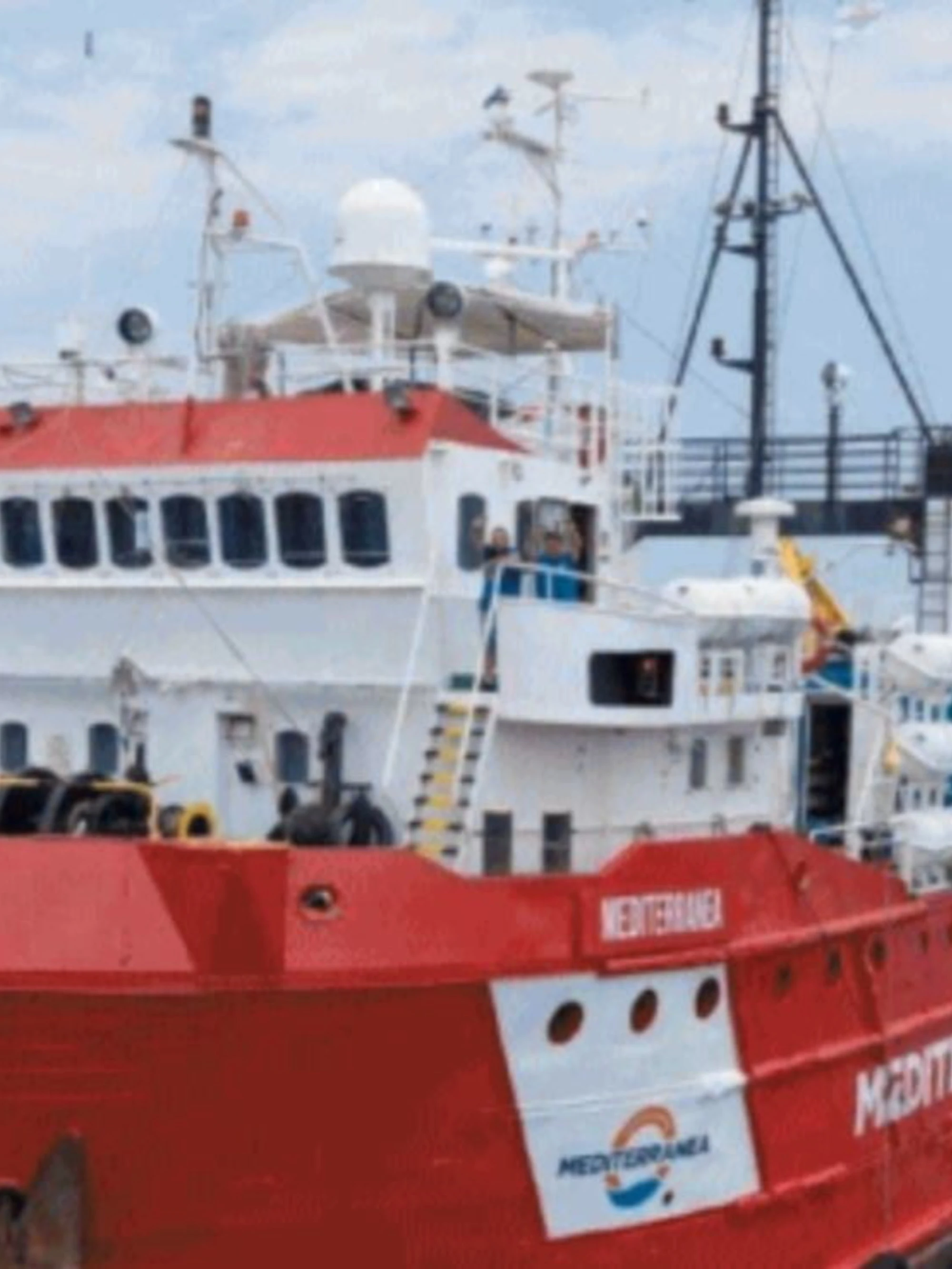 L'Ong di Casarini in mare: ecco la nuova nave