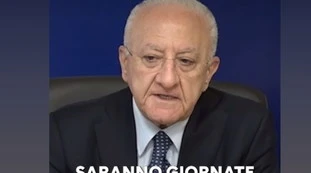 Vincenzo De Luca insulta la Meloni: "Presente la Fontana di Trevi?"