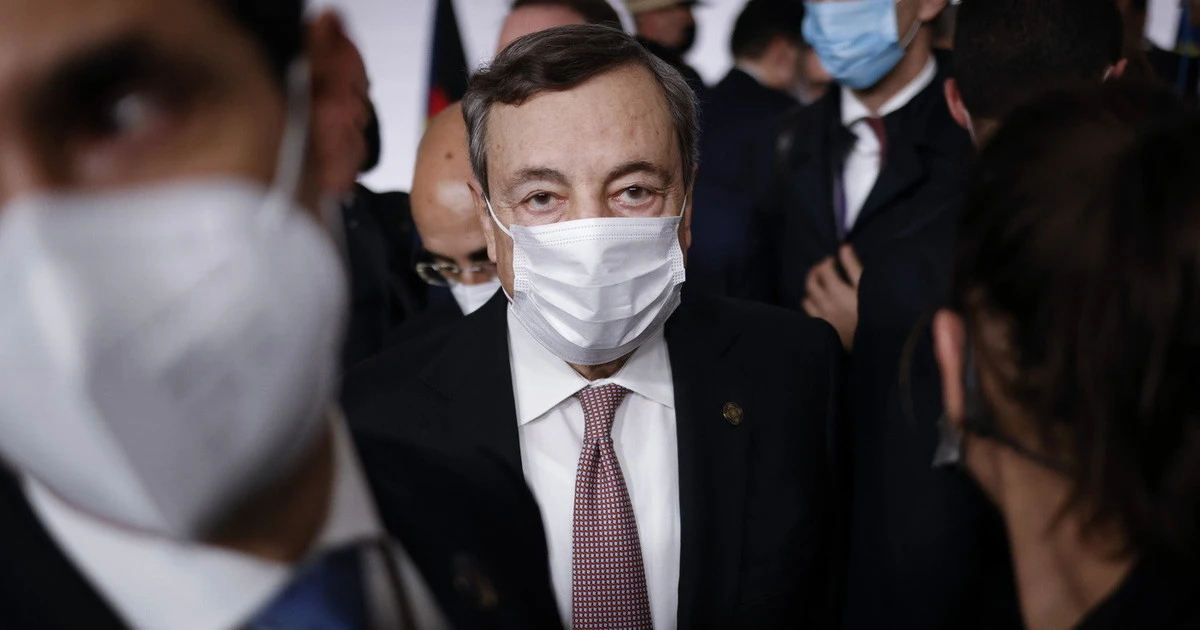 Mario Draghi, Alessandro Sallusti: "Troppo oneroso per le miserie della politica", quali rischi corre il premier