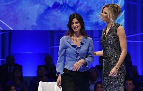 A ruota libera, Maurizio Gasparri distrugge Francesca Fialdini: "Una nullità..."