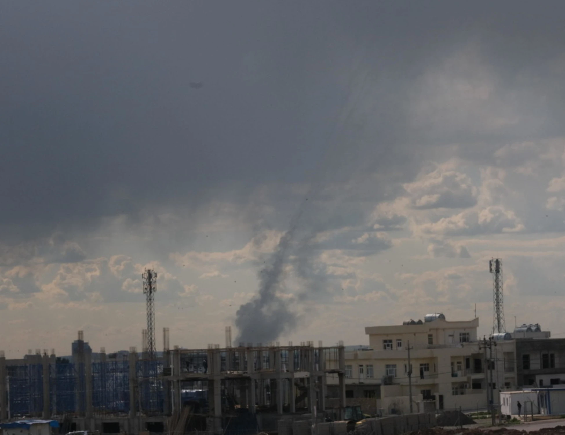 Iran, la diretta della guerra nel Golfo. Soldato francese ucciso a Erbil. Dietro Teheran "la mano di Putin"