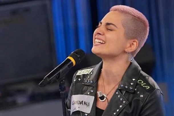 Amici, gioia e disastro per Giordana Angi: "Mi spiace, ma da ieri notte...". Salta tutto, la tristezza dei fan