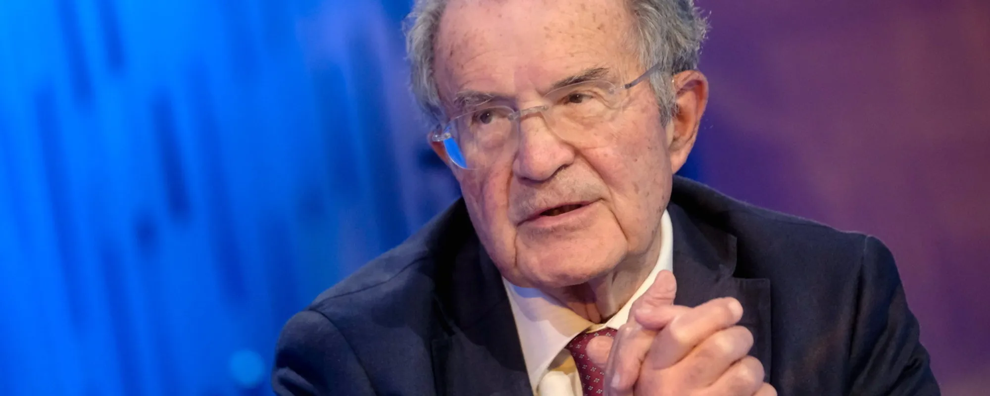 "Giochino distruttivo": Prodi bombarda Giuseppi, esplode la lite