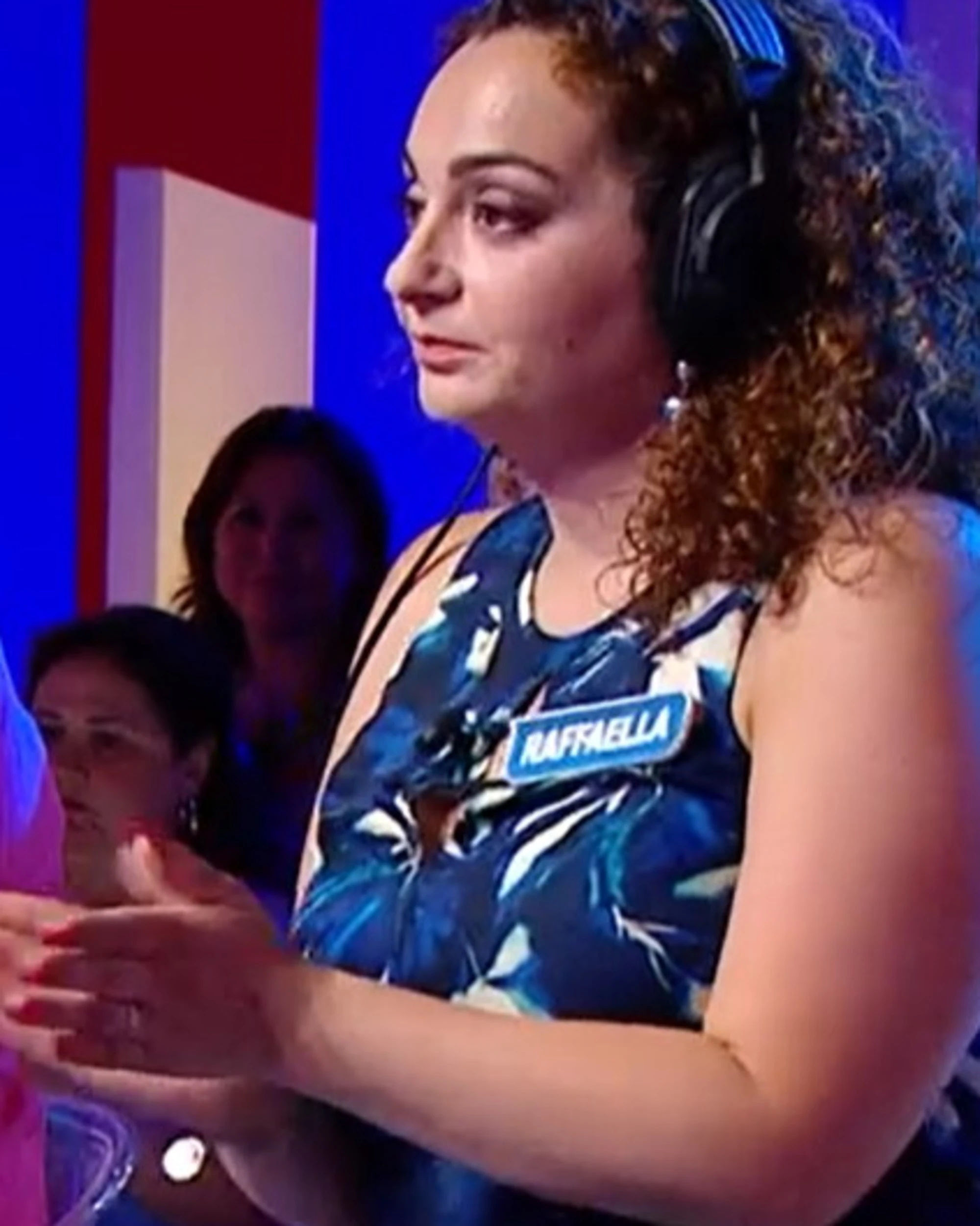 Reazione a catena, "perché si copre il mento": sospetti sulle Giovediamoci