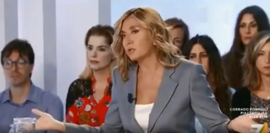 Myrta Merlino, sfottò sovranista a Matteo Salvini a L'aria che tira: "Prima le zucche italiane"