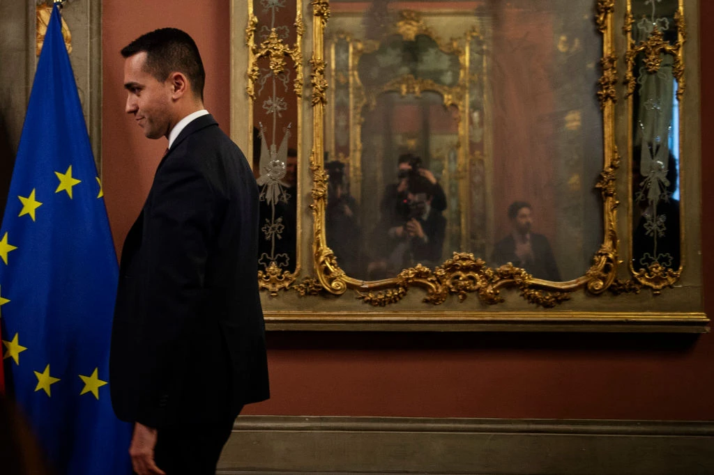 Luigi Di Maio disperato, il retroscena. Ultimo messaggio a Matteo Salvini: "Ti prego, non mi..."