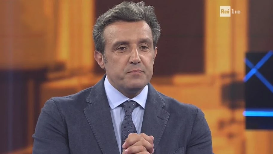 L'Eredità, bomba atomica su Flavio Insinna: "Serve uno stop. Forse con Amadeus...", chi lo vuole far fuori